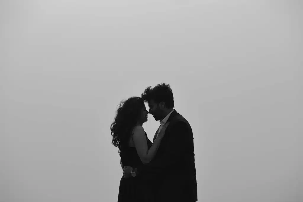 Difference Between Candid Photography Vs Traditional Photography